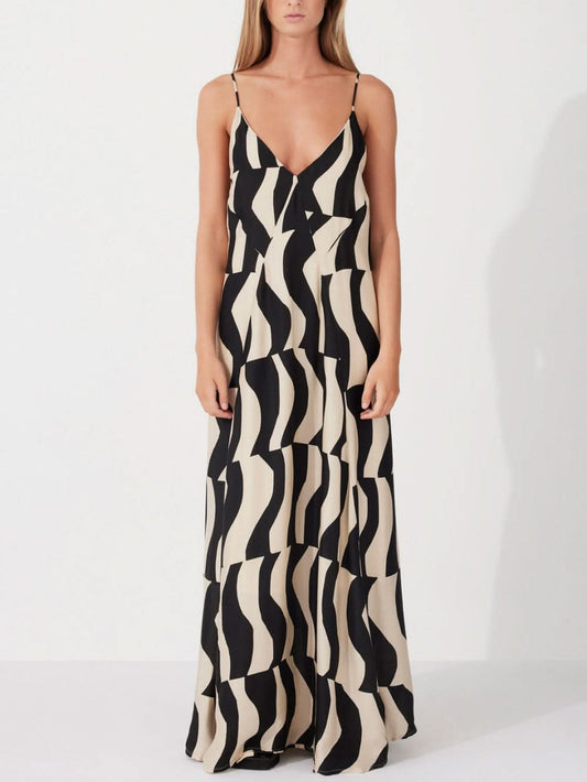 Relaxed Fit Scooped Back Style Maxi Dress